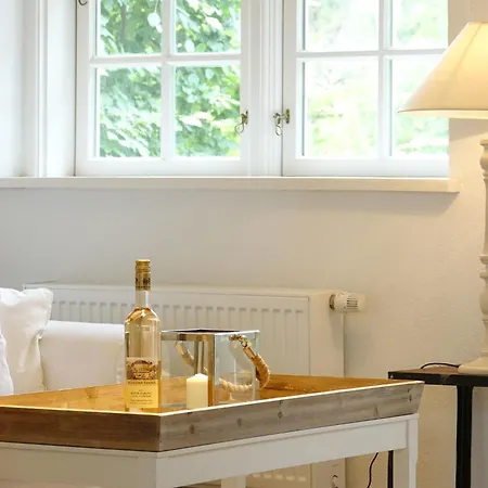 Дом отдыха Paulsen Haeuschen - Schloss